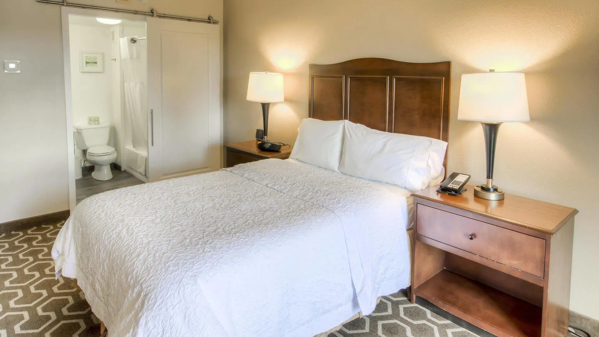 Hampton Inn Tampa International Airport/Westshore 3*,